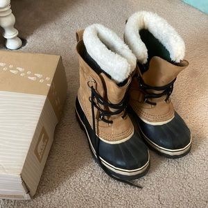 Sorel snow boots hardly worn
